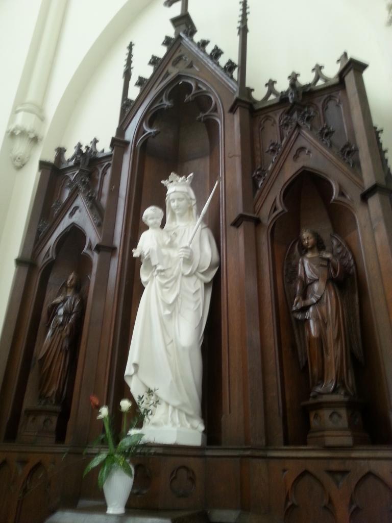 Eglise Ste-Walburge, autel latéral de la Vierge