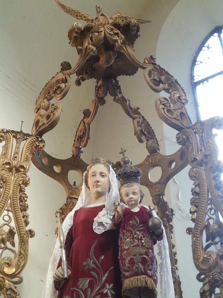 Eglise Ste-Walburge, statue de la Vierge à la l'Enfant