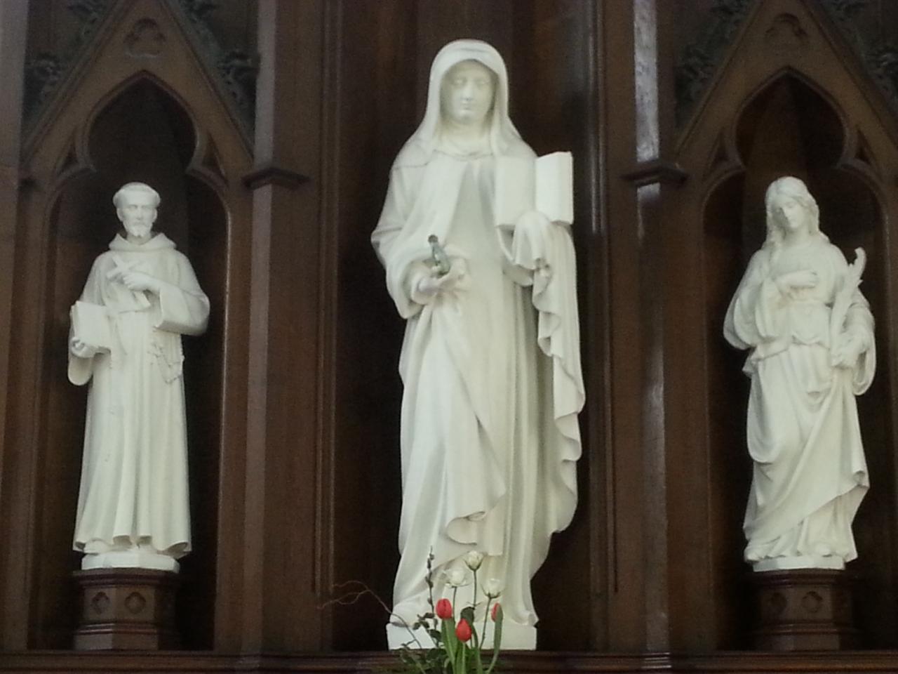 Eglise Ste-Walburge, autel latéral dédié à la patronne de l'église