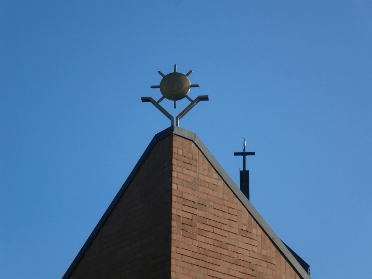 Eglise Ste-Marguerite, soleil dans le quartier