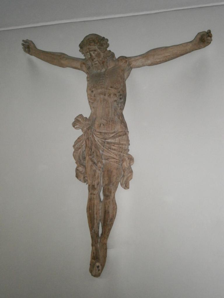 Eglise Ste-Marguerite, crucifix du choeur