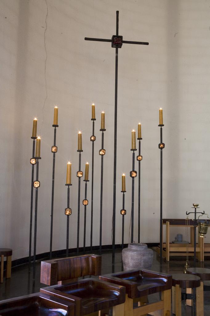Eglise Ste-Julienne - candelabres du choeur